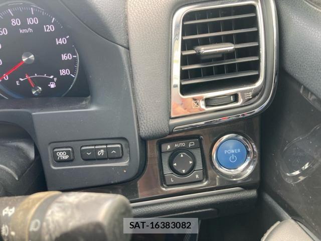 Toyota CROWN SEDAN 2013-08 7615857-15
