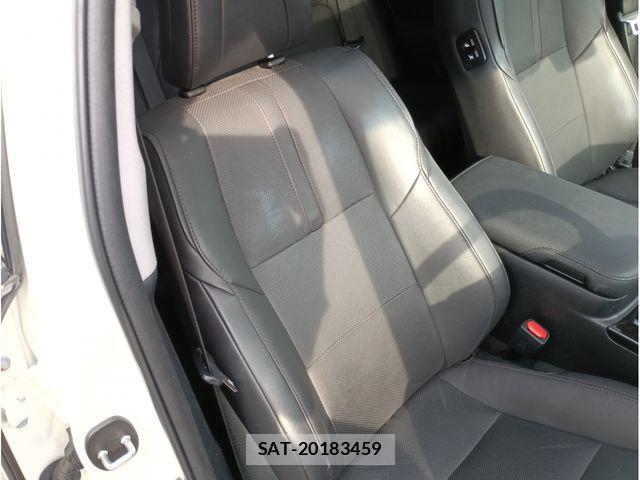 Toyota CROWN SEDAN 2017-11 7615856-10