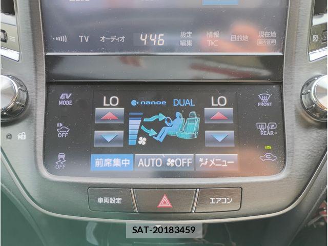 Toyota CROWN SEDAN 2017-11 7615856-17
