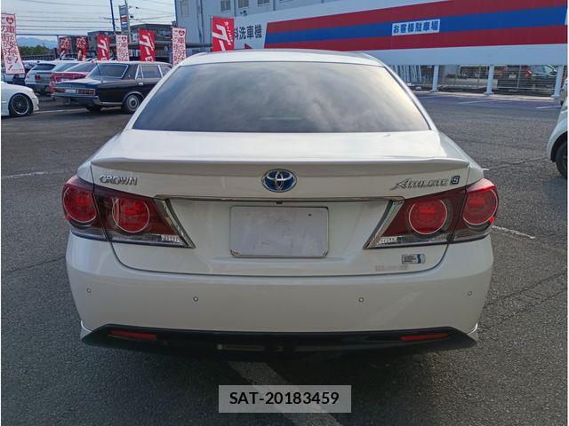 Toyota CROWN SEDAN 2017-11 7615856-5