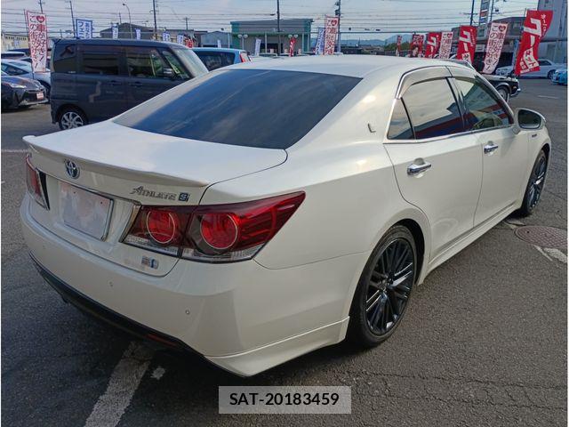 Toyota CROWN SEDAN 2017-11 7615856-6