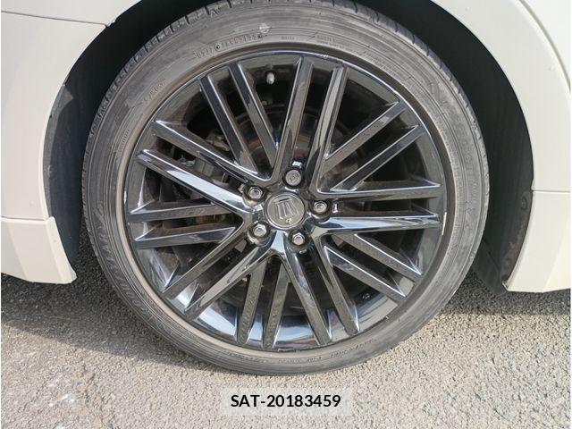 Toyota CROWN SEDAN 2017-11 7615856-8