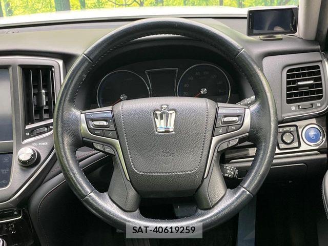 Toyota CROWN SEDAN 2015-10 7615850-10