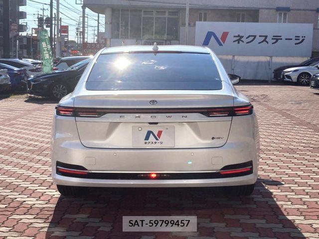 Toyota CROWN SEDAN 2024-11 7615822-14