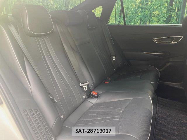 Toyota CROWN SEDAN 2019-08 7615825-11
