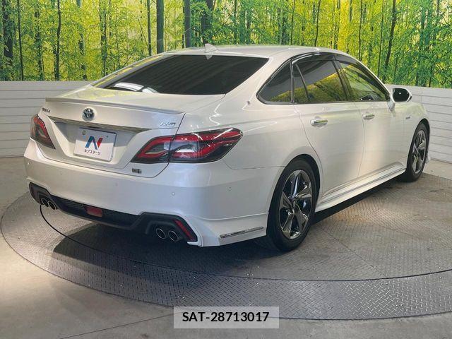 Toyota CROWN SEDAN 2019-08 7615825-17