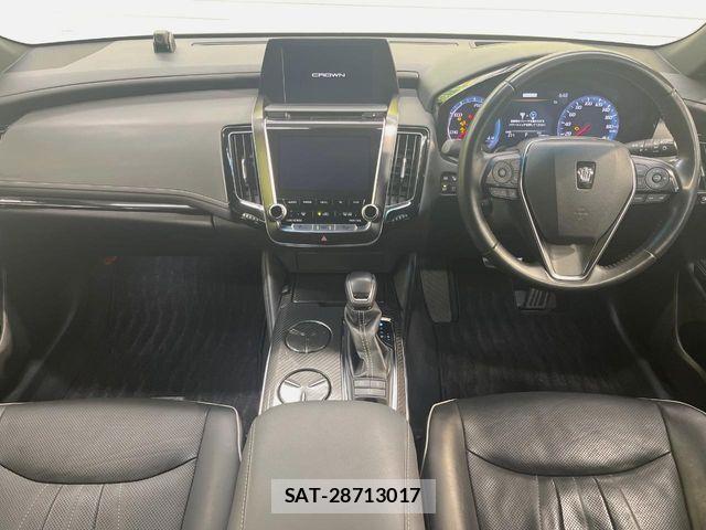 Toyota CROWN SEDAN 2019-08 7615825-1