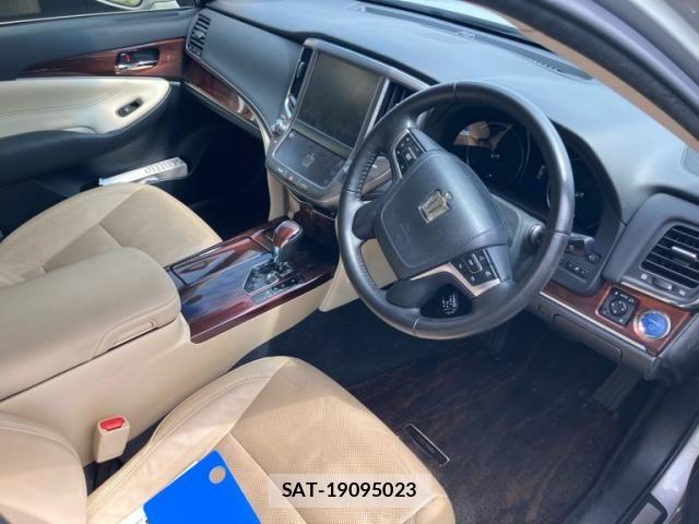 Toyota CROWN SEDAN 2013-03 7615860-17