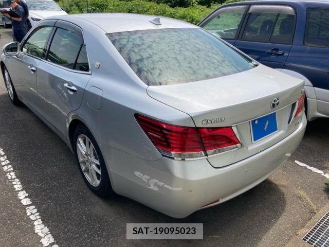 Toyota CROWN SEDAN 2013-03 7615860-3