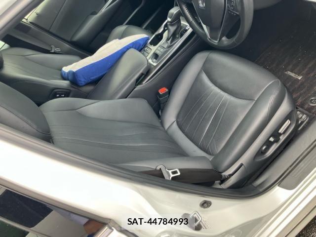 Toyota CROWN SEDAN 2021-01 7615824-13