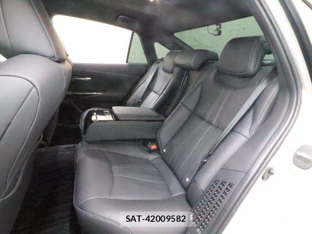 Toyota CROWN SEDAN 2019-09 7615838-9