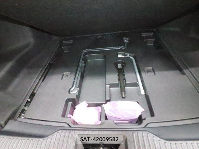 Toyota CROWN SEDAN 2019-09 7615838-12