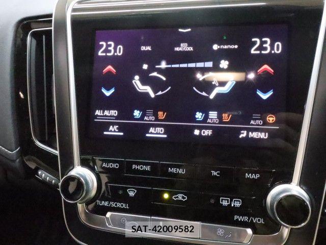 Toyota CROWN SEDAN 2019-09 7615838-20