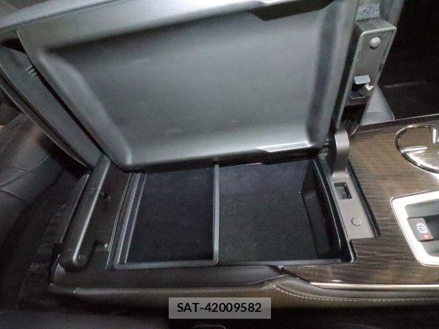 Toyota CROWN SEDAN 2019-09 7615838-22