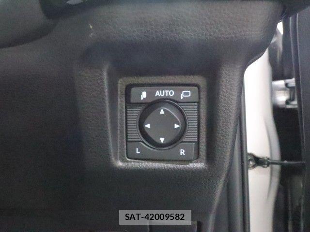 Toyota CROWN SEDAN 2019-09 7615838-25