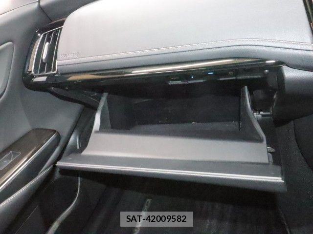 Toyota CROWN SEDAN 2019-09 7615838-27