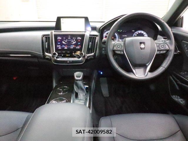 Toyota CROWN SEDAN 2019-09 7615838-2