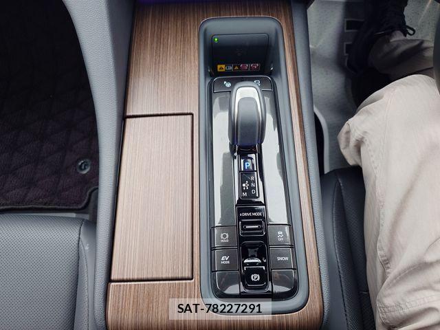 Toyota CROWN SEDAN 2024-01 7722196-19