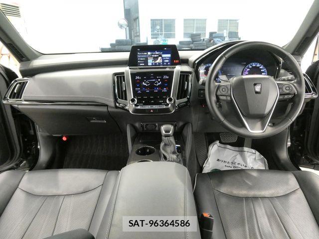 Toyota CROWN SEDAN 2018-09 7722211-2