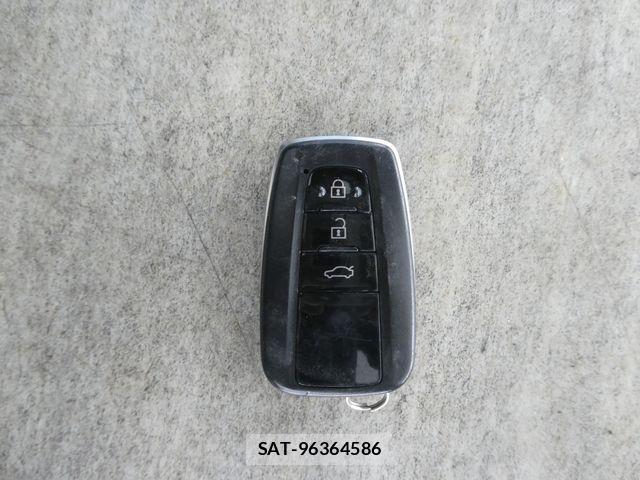 Toyota CROWN SEDAN 2018-09 7722211-29