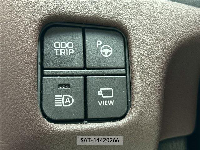 Toyota CROWN SEDAN 2018-06 7722216-20