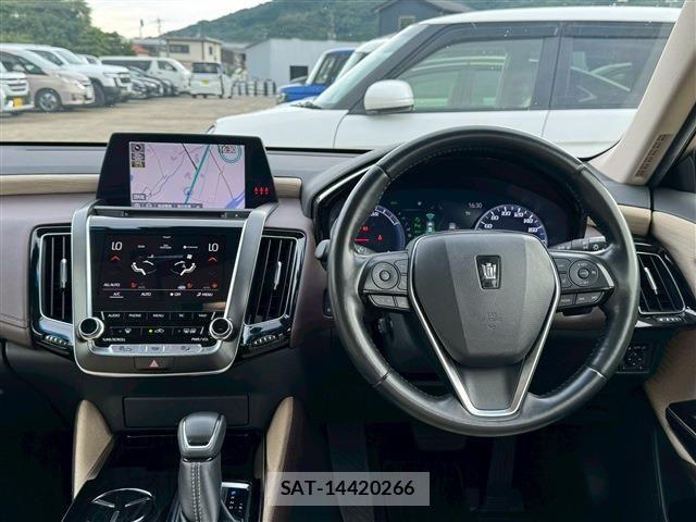 Toyota CROWN SEDAN 2018-06 7722216-21