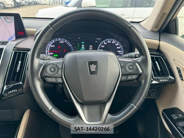 Toyota CROWN SEDAN 2018-06 7722216-25