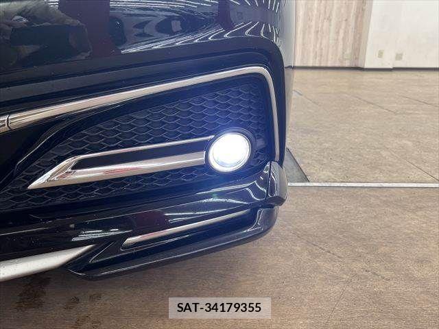 Toyota CROWN SEDAN 2018-07 7722231-11
