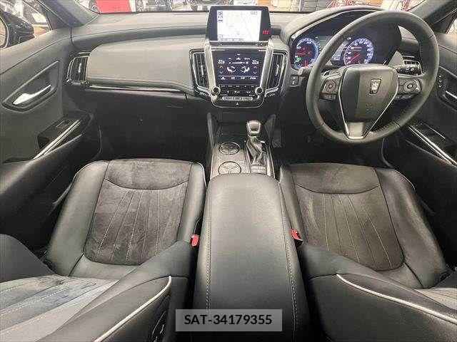 Toyota CROWN SEDAN 2018-07 7722231-2
