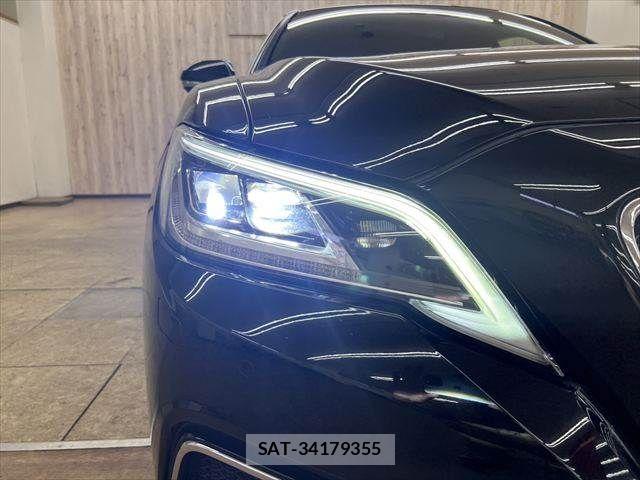 Toyota CROWN SEDAN 2018-07 7722231-29