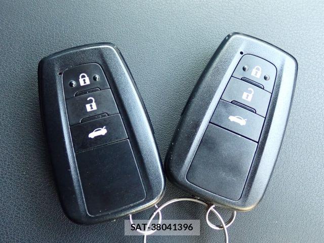 Toyota CROWN SEDAN 2021-05 7722213-22