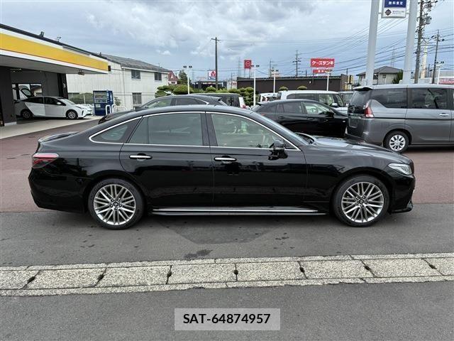 Toyota CROWN SEDAN 2021-02 7722210-3