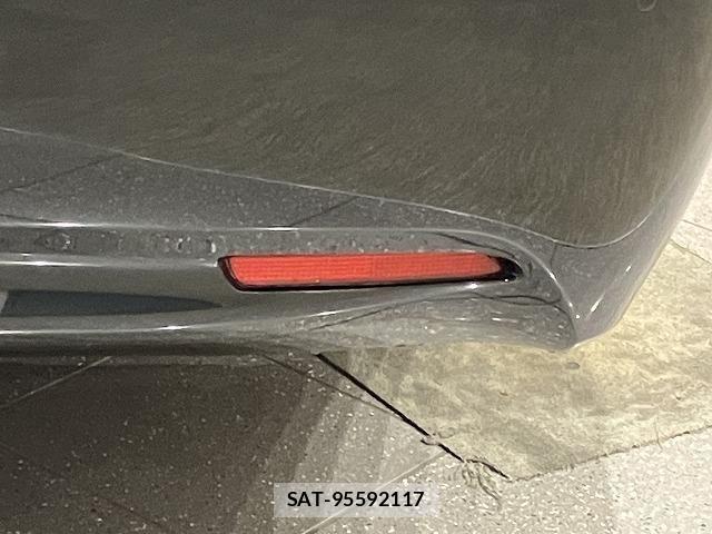 Toyota CROWN SEDAN 2016-03 7722226-27