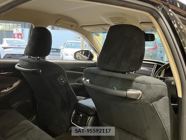 Toyota CROWN SEDAN 2016-03 7722226-28