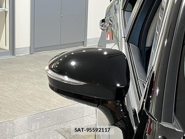 Toyota CROWN SEDAN 2016-03 7722226-29