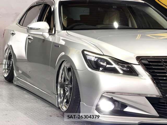 Toyota CROWN SEDAN 2013-04 7783855-1