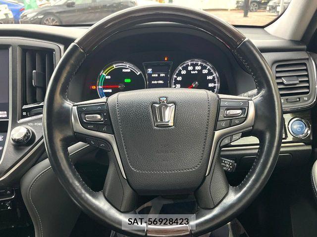 Toyota CROWN SEDAN 2017-06 7783854-10