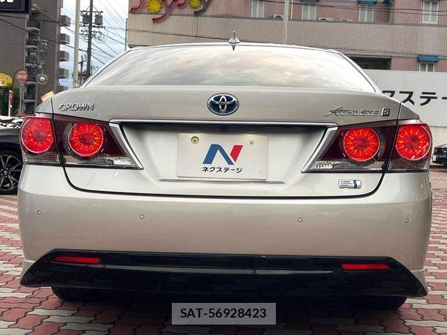 Toyota CROWN SEDAN 2017-06 7783854-14