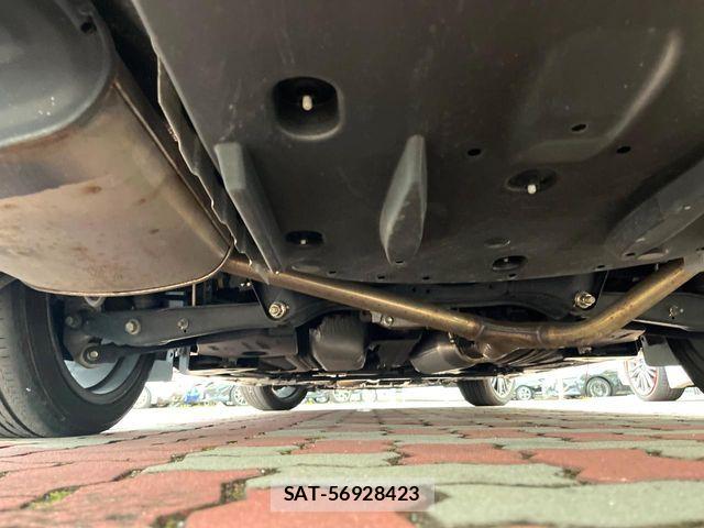Toyota CROWN SEDAN 2017-06 7783854-17
