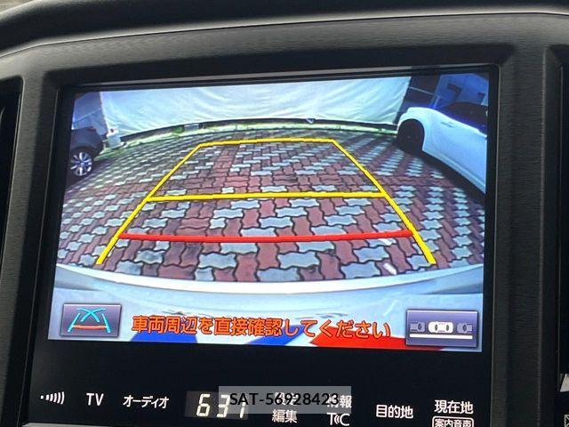 Toyota CROWN SEDAN 2017-06 7783854-3