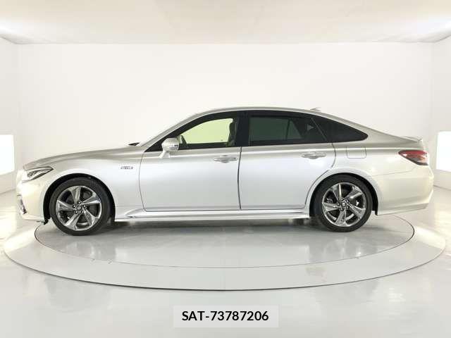 Toyota CROWN SEDAN 2018-09 7783863-2
