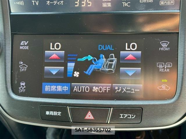 Toyota CROWN SEDAN 2017-09 7783862-24