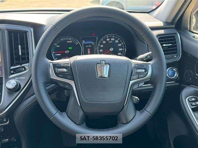 Toyota CROWN SEDAN 2017-09 7783862-25