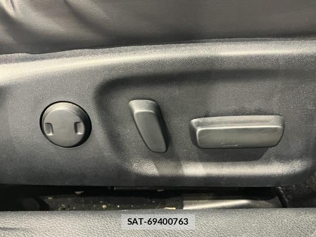 Toyota CROWN SEDAN 2013-02 7783861-25