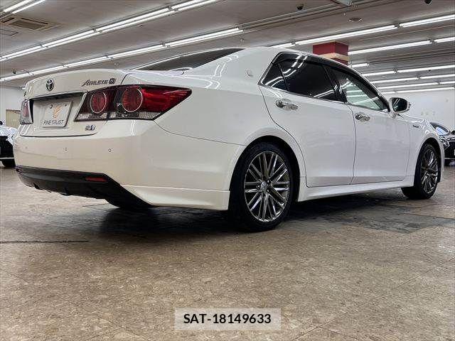 Toyota CROWN SEDAN 2016-08 7783849-17