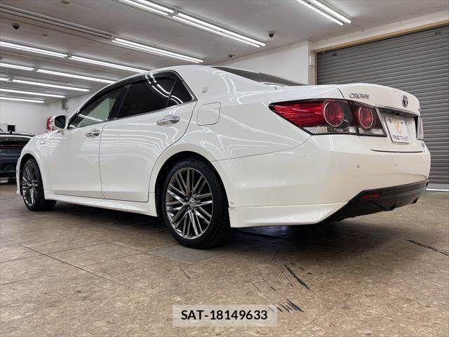 Toyota CROWN SEDAN 2016-08 7783849-18