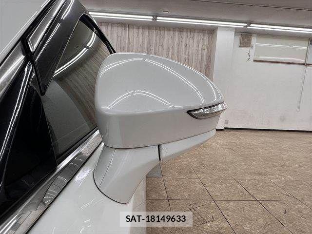 Toyota CROWN SEDAN 2016-08 7783849-24