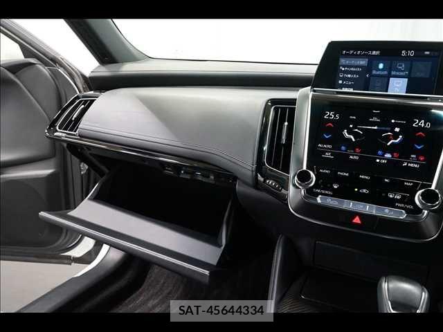 Toyota CROWN SEDAN 2018-06 7875908-12
