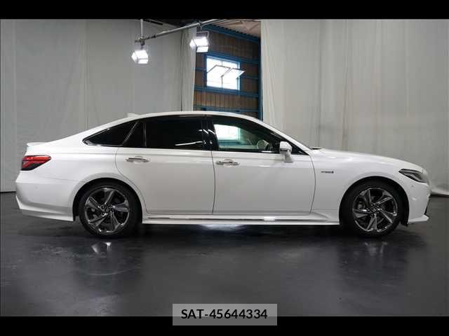 Toyota CROWN SEDAN 2018-06 7875908-15