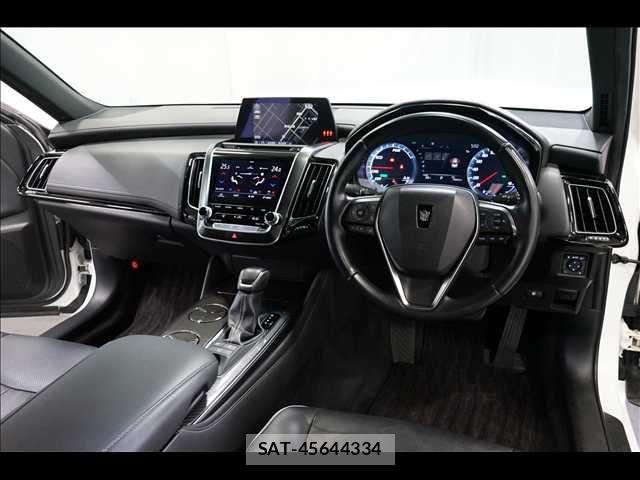 Toyota CROWN SEDAN 2018-06 7875908-1